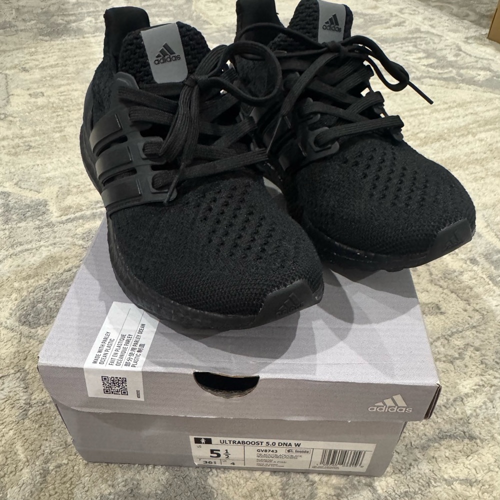 Adidas Ultraboost 5.0 DNA (Size 5.5)
